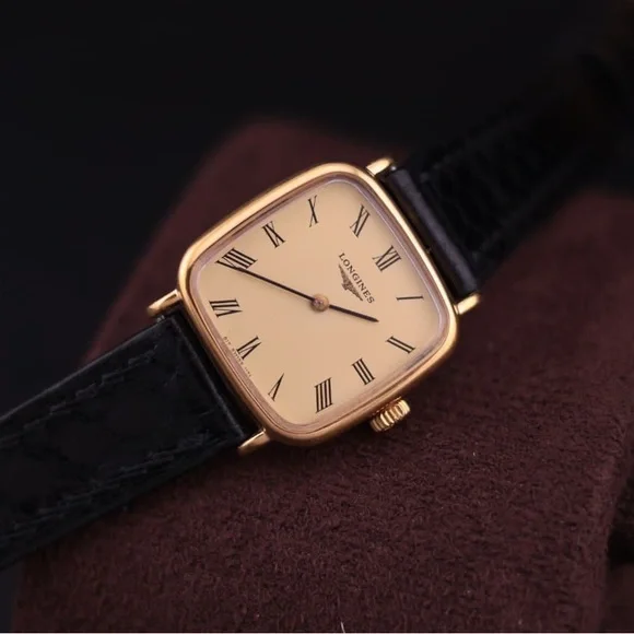 1980s Longines Women’s Dress Watch
Manual-Winding, Gold-Plated
Ref. No. 817-1171 - Picture 2 of 13